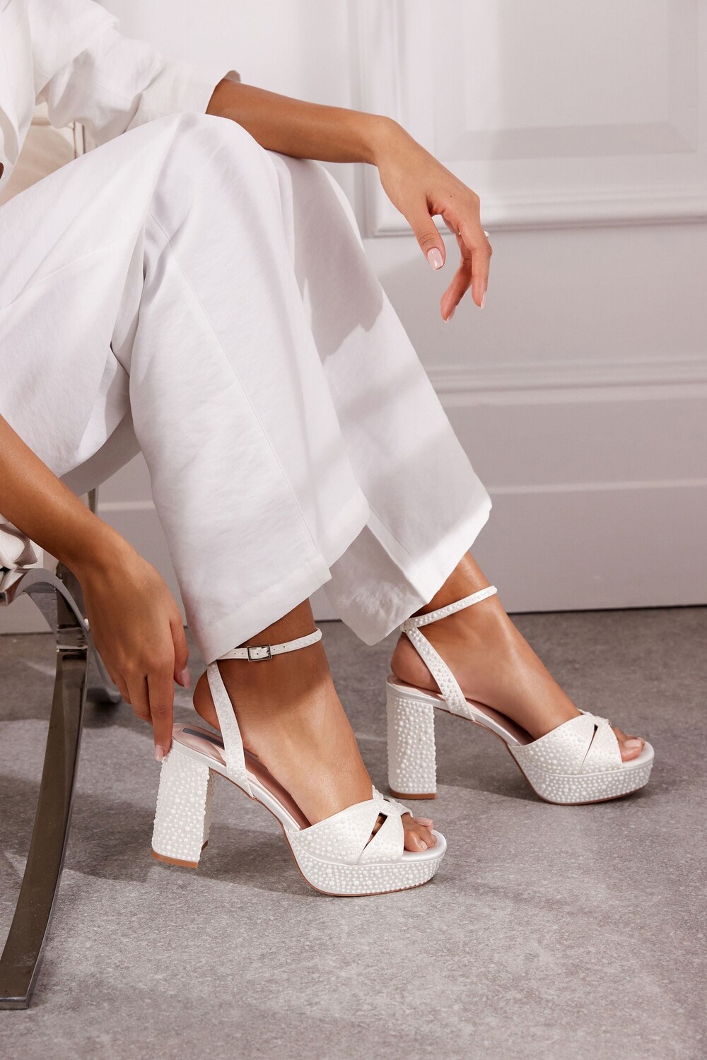 

Свадебные босоножки на платформе с жемчугом Forever Comfort Next, белый