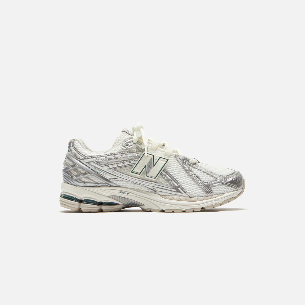 

Кроссовки New Balance 1906R, цвет Silver Metallic/Sea Salt