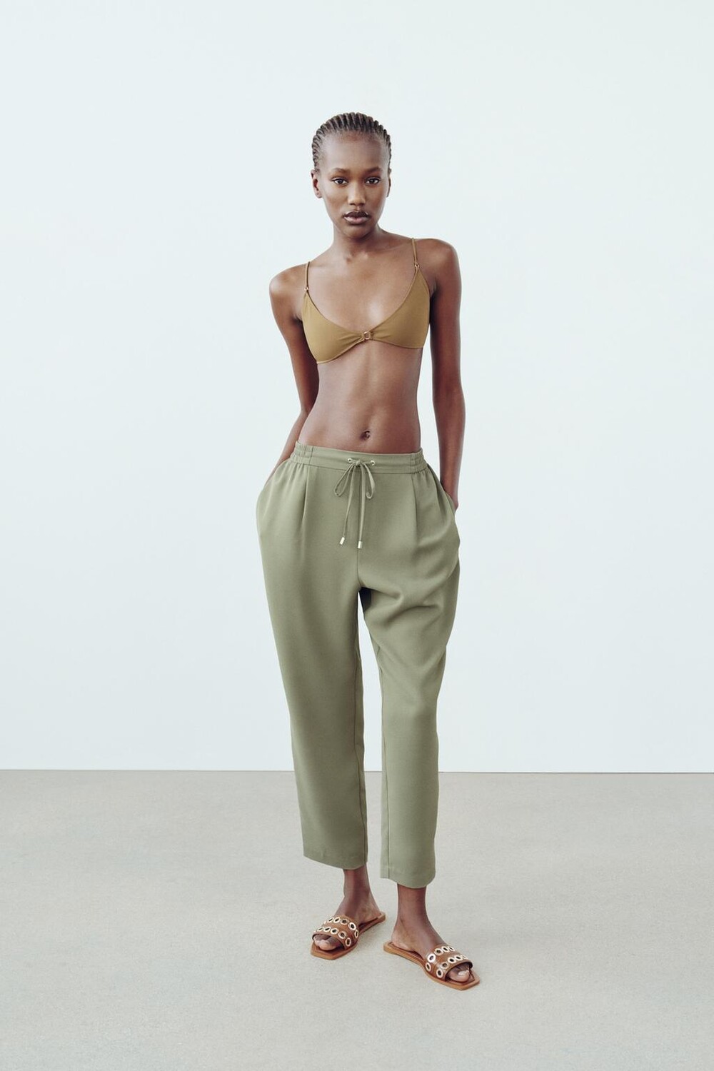 

Струйные укороченные брюки ZARA, хаки