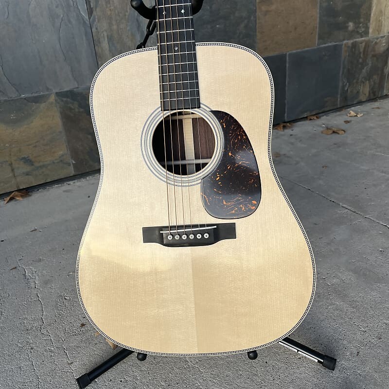 

Акустическая гитара Martin D-28 Authentic 1937 Custom Expert CE01 w/case