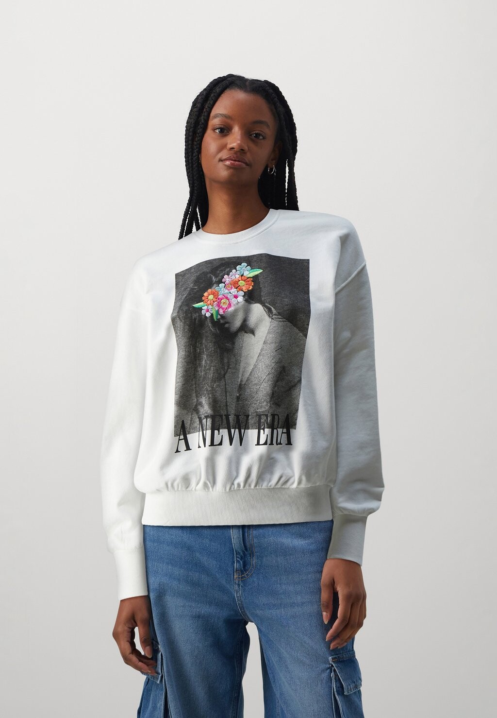 

Толстовка ONLHANNA EMBROIDERY O NECK BOX ONLY, цвет cloud dancer