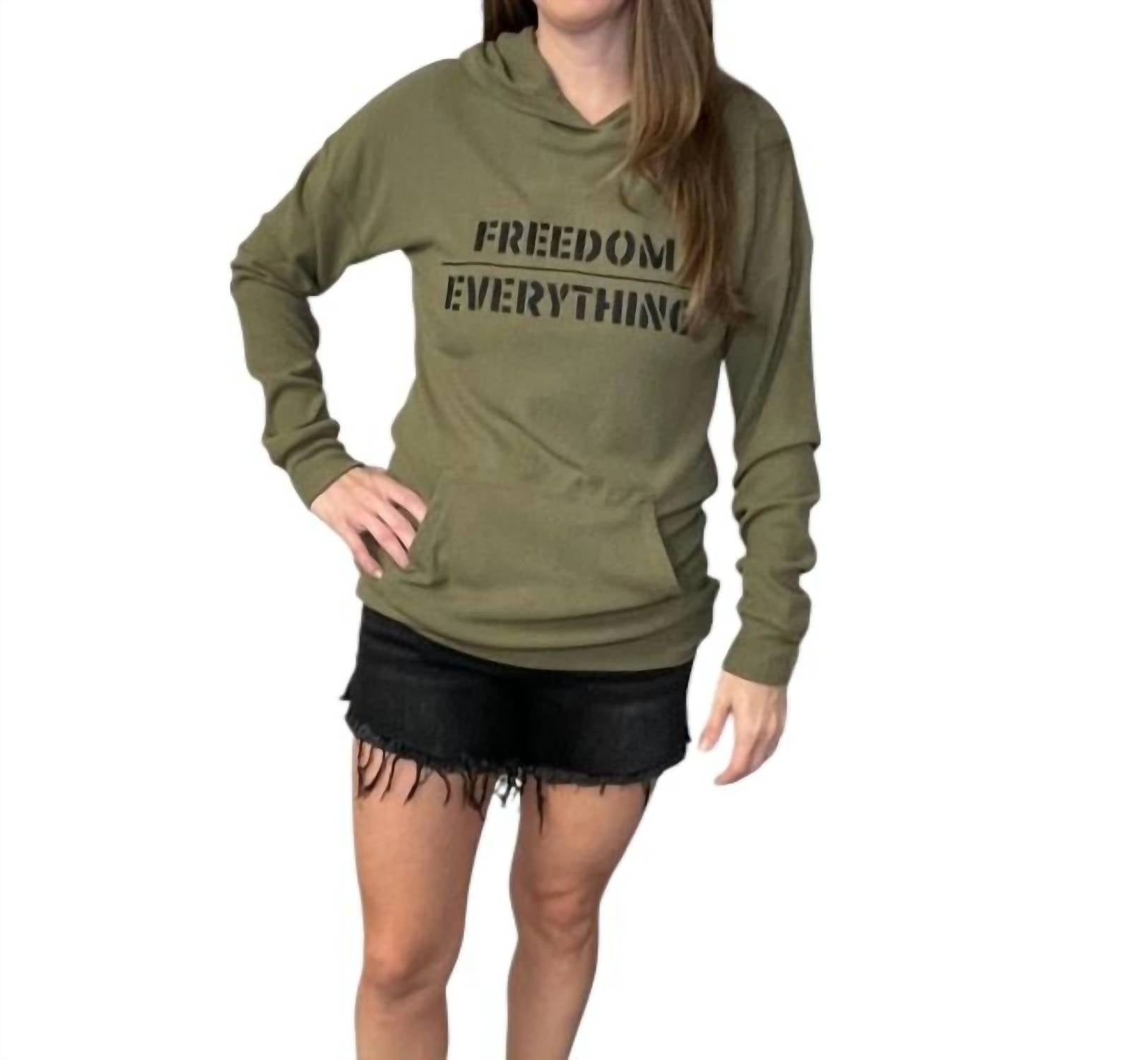 

Худи Freedom Over Everything в оливковом цвете Michelle Mae