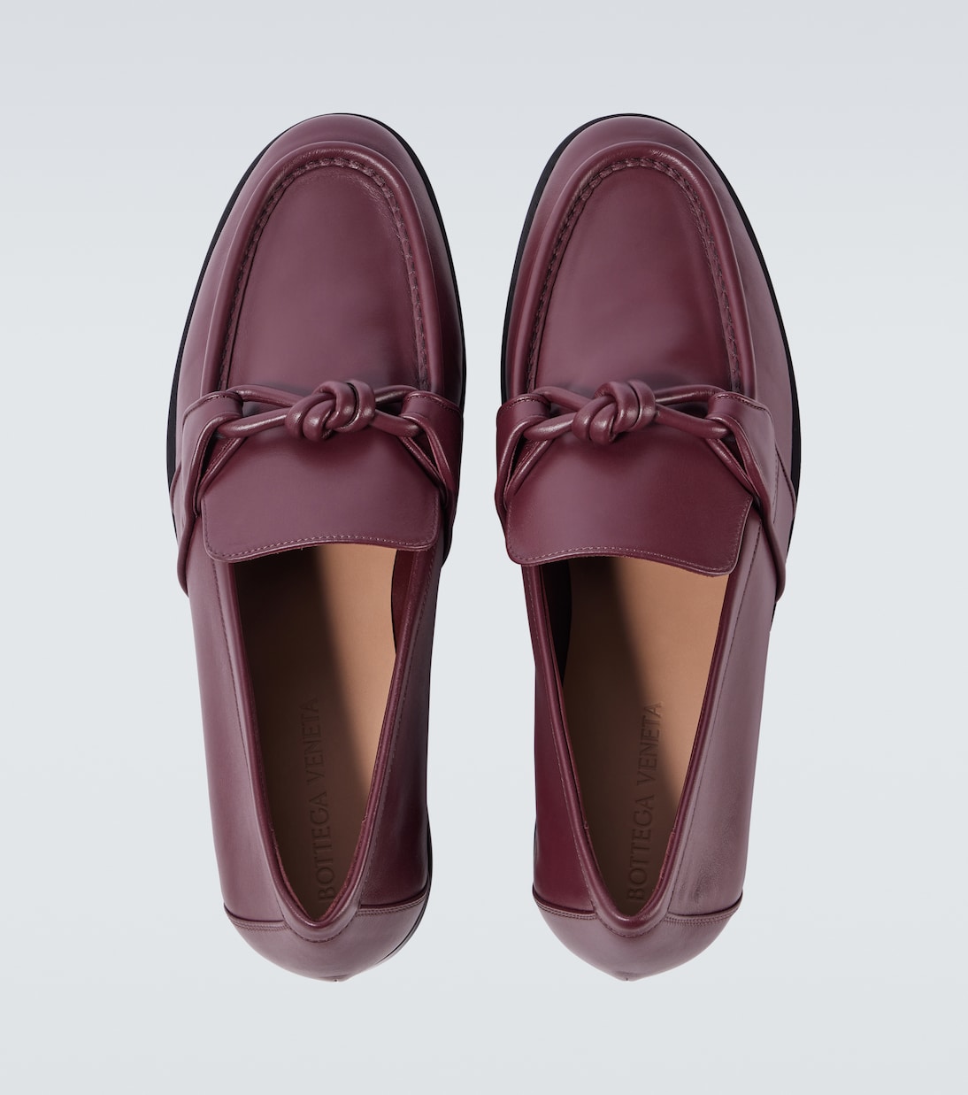 Лоферы из кожи с узлом Astaire Bottega Veneta, Barolo — фото 4