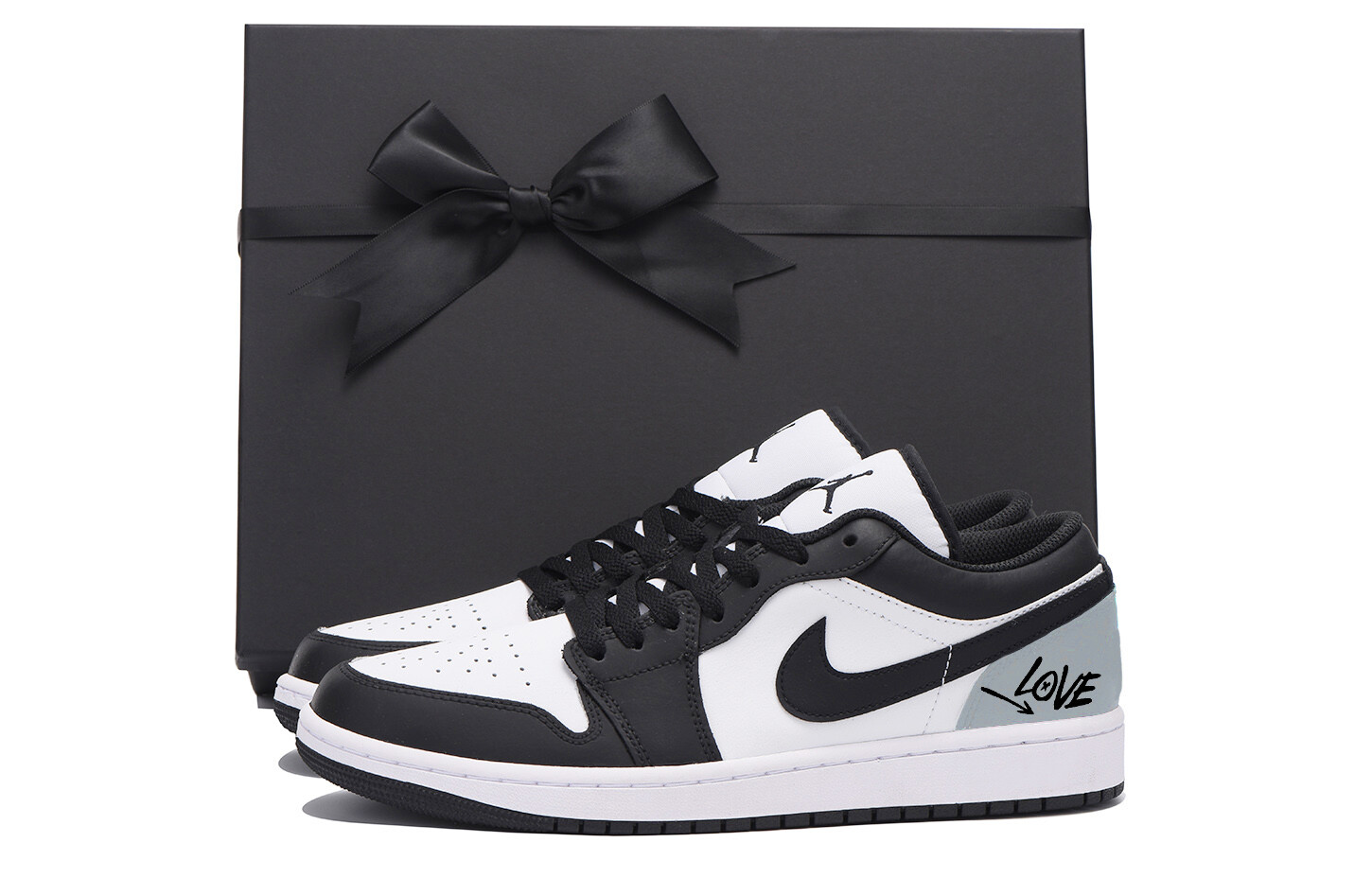 

Баскетбольные кроссовки Air 1 Vintage Men Low-Touch Black Grey Jordan