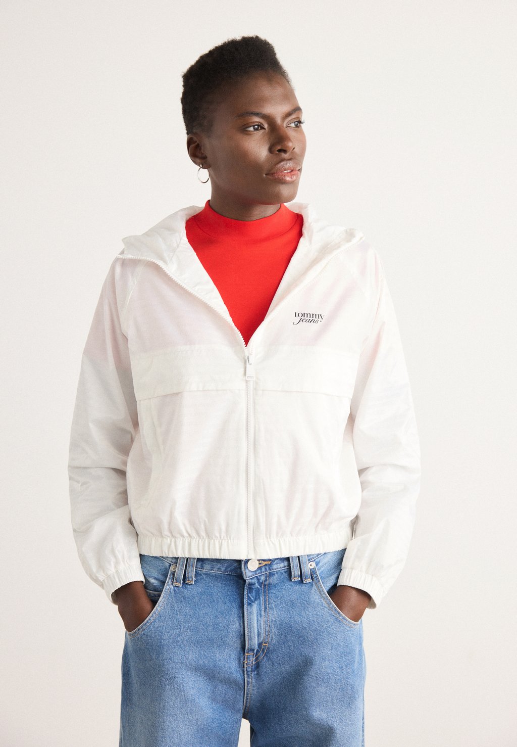 

Летняя куртка Windbreaker Tommy Jeans, кремовый
