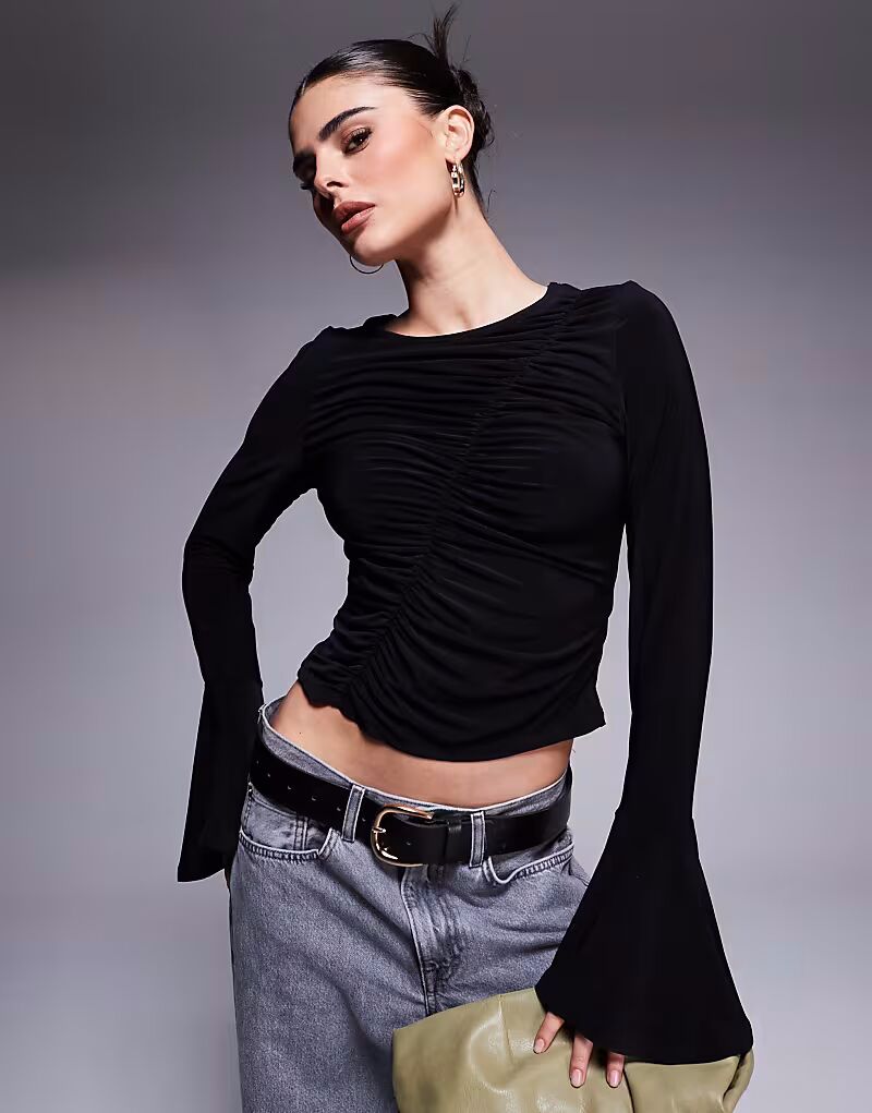 

Черный асимметричный расклешенный топ с длинными рукавами ASOS DESIGN