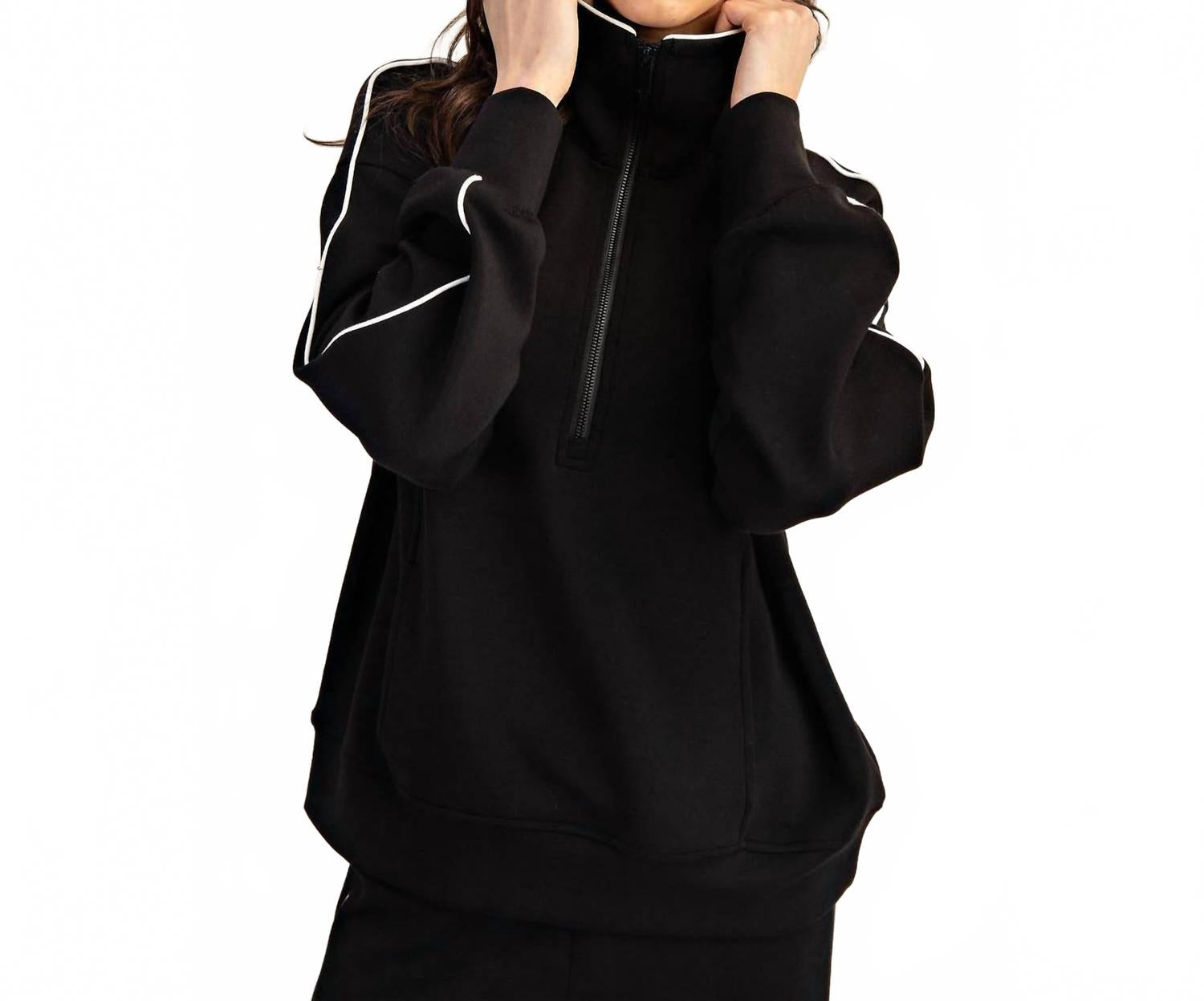 

Свитер-пуловер с окантовкой и застежкой-молнией на четверть оборота, черный/кремовый RAE MODE