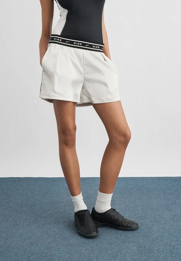 Шорты Nike Sportswear, Light Bone/Black