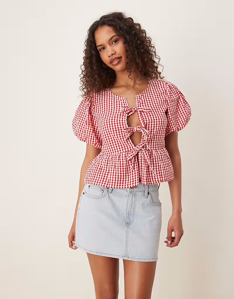 

Блузка Gina Tricot с короткими рукавами и бантом в красную клетку