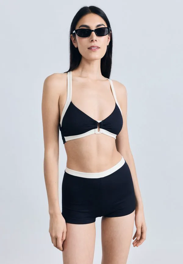 

Плавки-Шорты bandwave с поясом и короткими штанинами Seafolly, Black, Черный, Плавки-Шорты bandwave с поясом и короткими штанинами Seafolly, Black