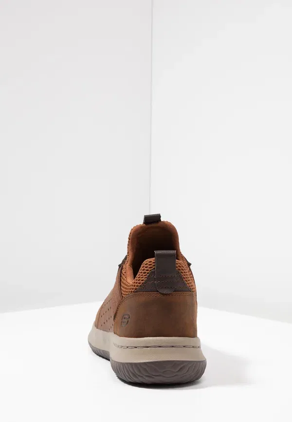 Туфли-слипоны Delson axton slip ons Skechers, тёмно-коричневый — фото 4