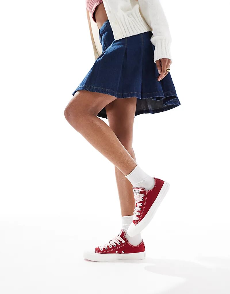 Кроссовки Chuck Taylor All Star Ox красного цвета со шнурками в клетку Converse — фото 4
