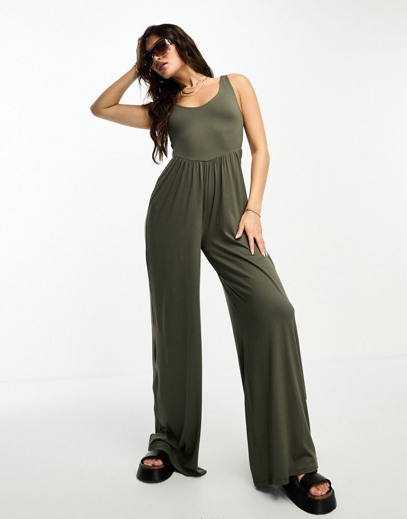 

Мягкий комбинезон цвета хаки с заниженной талией ASOS DESIGN