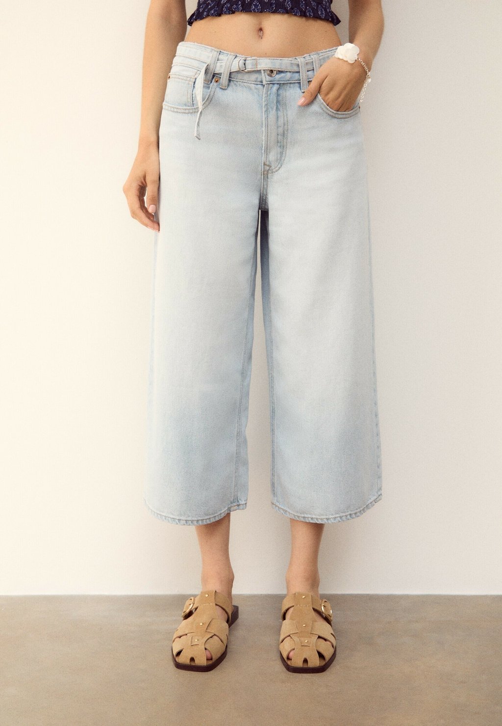 

Расклешенные джинсы Stradivarius, цвет Light Blue Denim