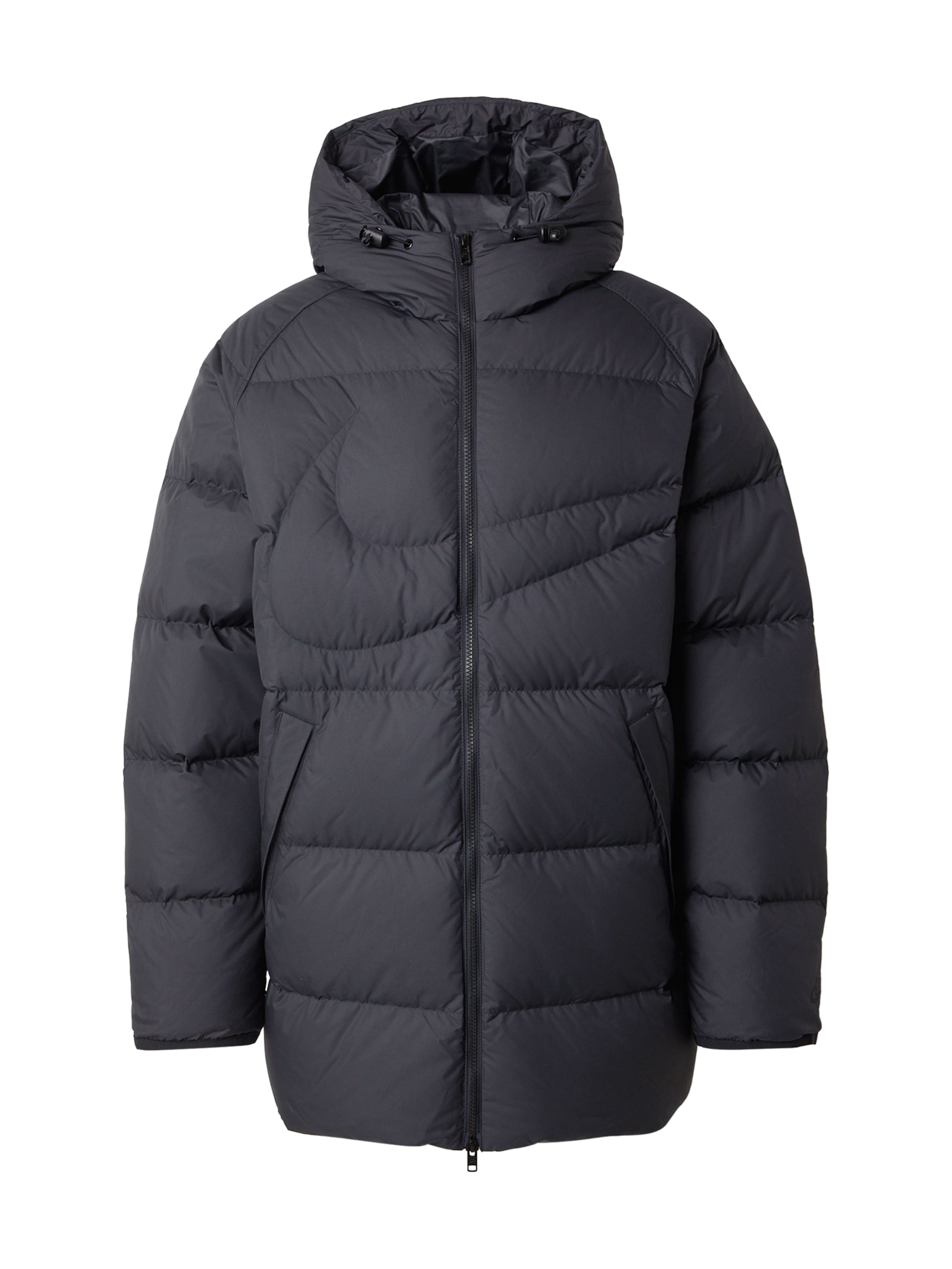 

Nike Sportswear Зимняя куртка 'CLUB' в черном цвете