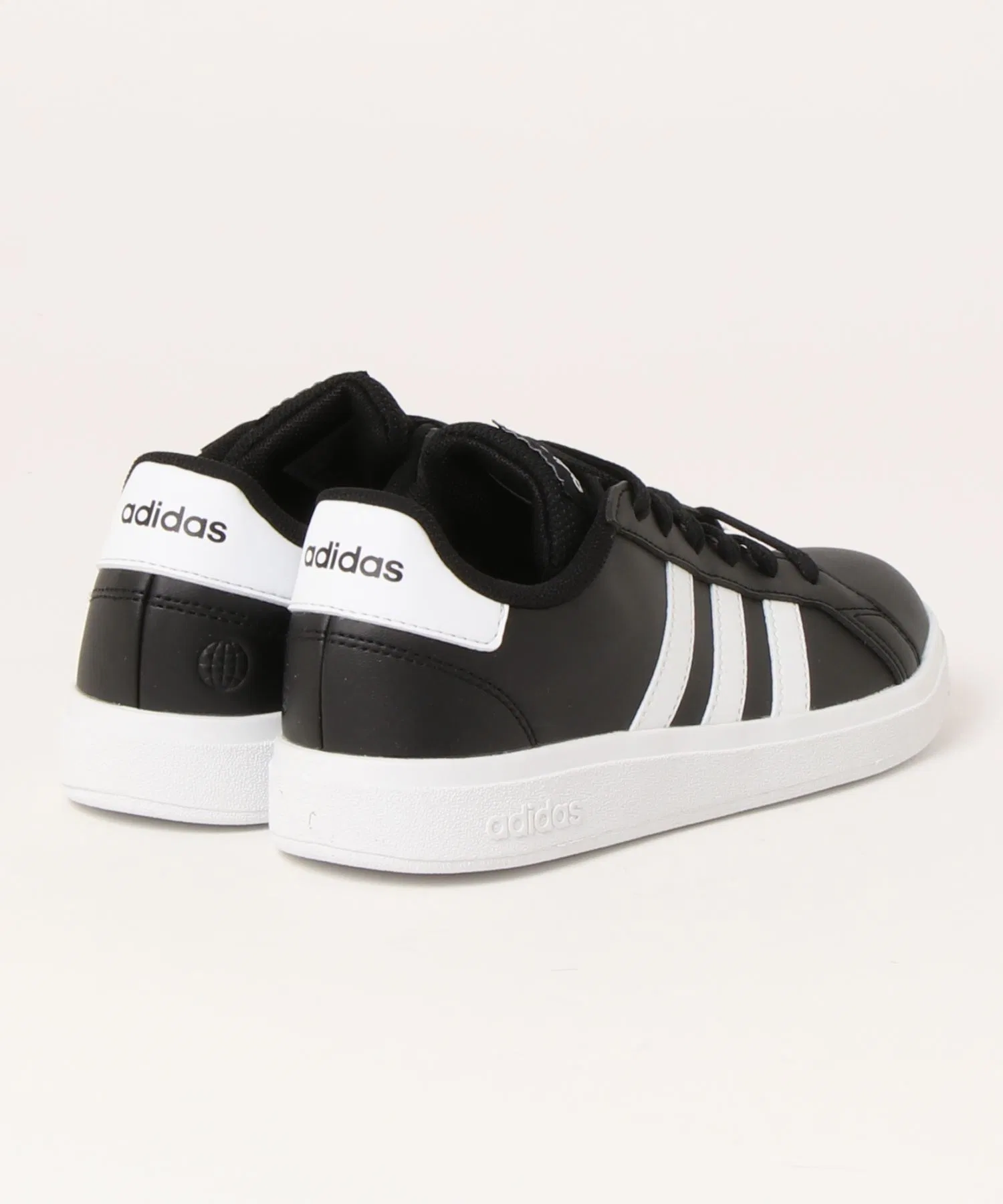 Детские кроссовки adidas GRAND COURT 2.0 K белые с чёрным — фото 3