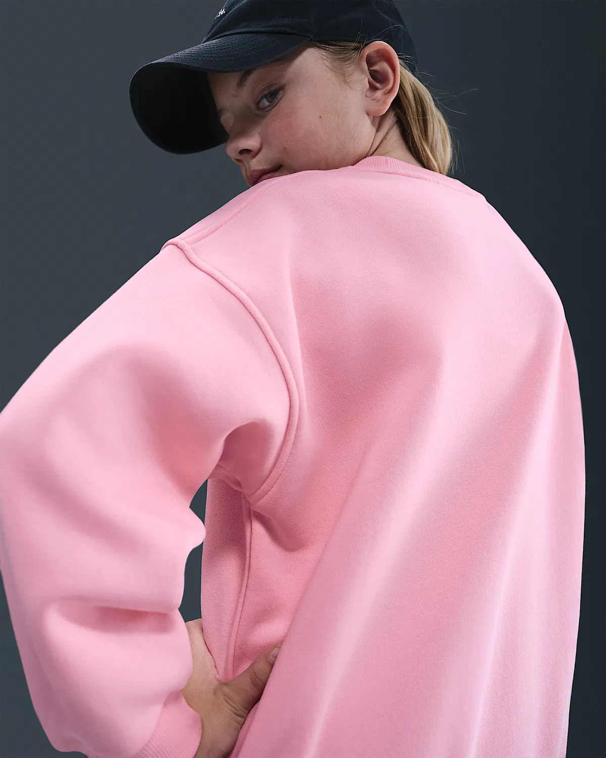 Детская увеличенная толстовка Nike Sportswear Club Fleece, Medium Soft Pink/Medium Soft Pink/White — фото 2
