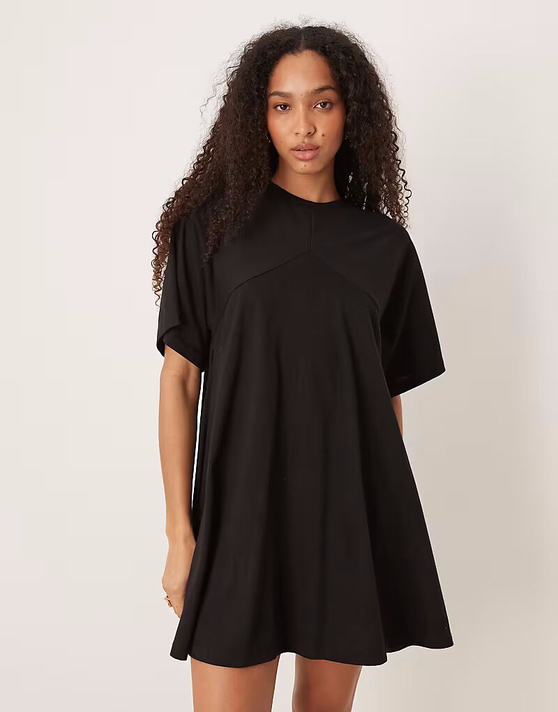 

Платье-футболка свободного кроя ASOS DESIGN с бахромой на спине черного цвета