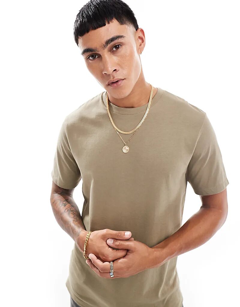 

Футболка Essential с круглым вырезом цвета хаки ASOS DESIGN