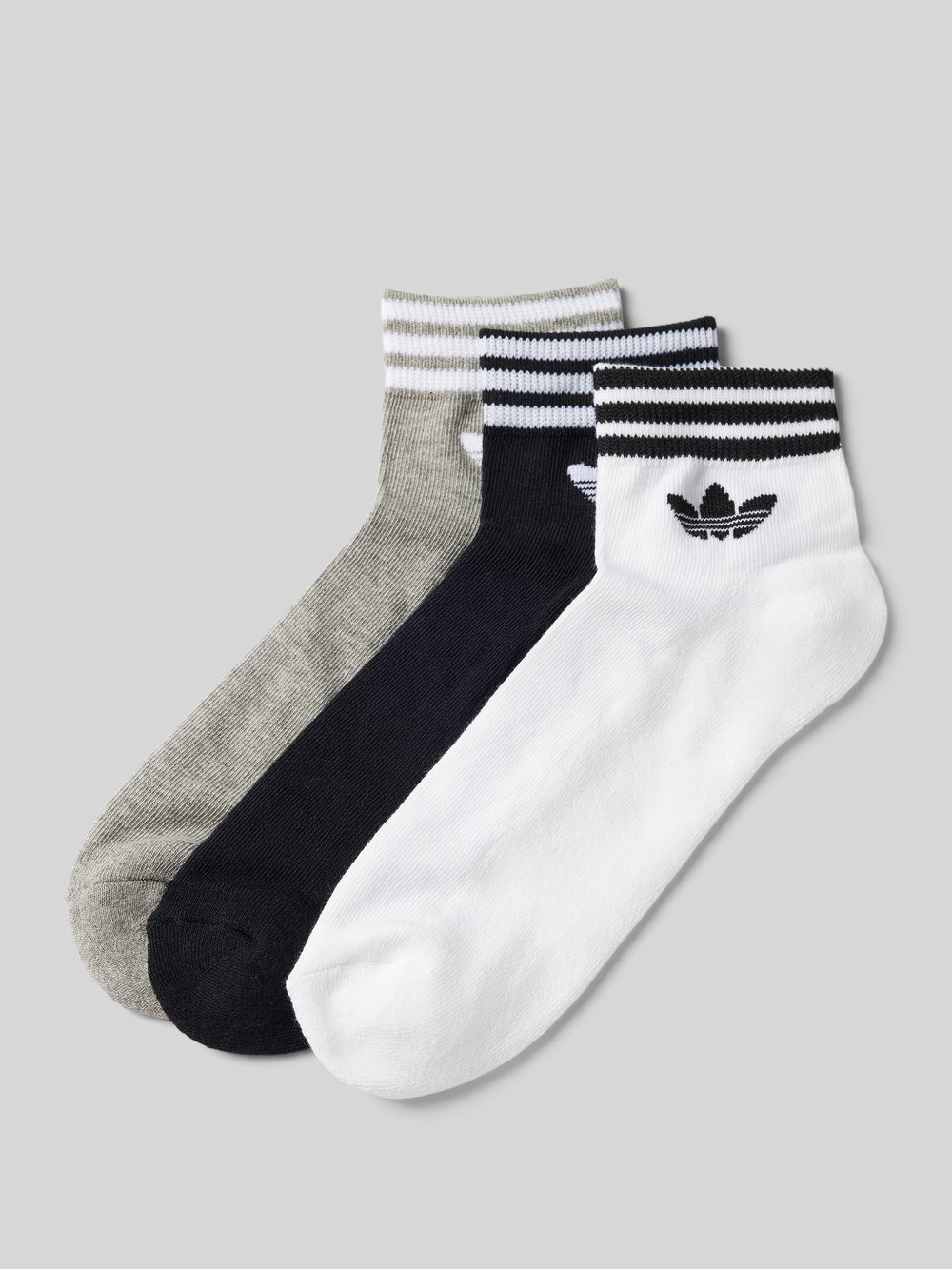 

Носки с этикеткой в ​​упаковке по 3 шт adidas Originals, белый