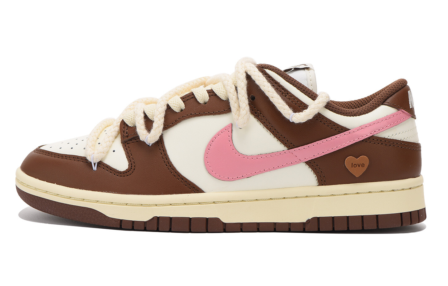 

Кроссовки Nike Dunk Skateboard Shoes Women's Low-Top Pink
