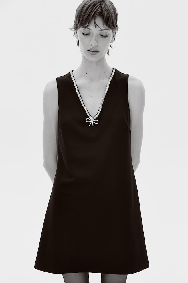 

Платье, украшенное стразами H&M, черный