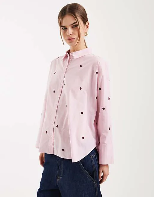 

Розовая рубашка свободного кроя с вышивкой в виде сердца ONLY