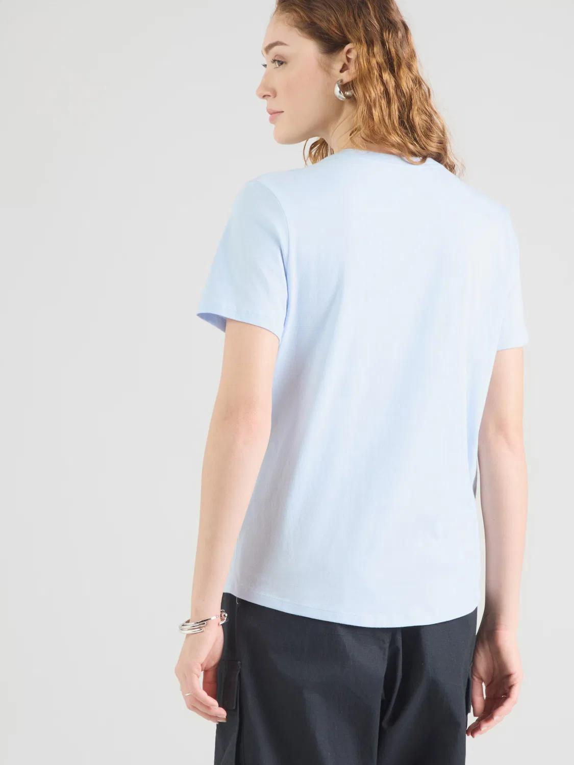 Skinny Футболка 'ESSNTL' Nike Sportswear, Light Blue — фото 4