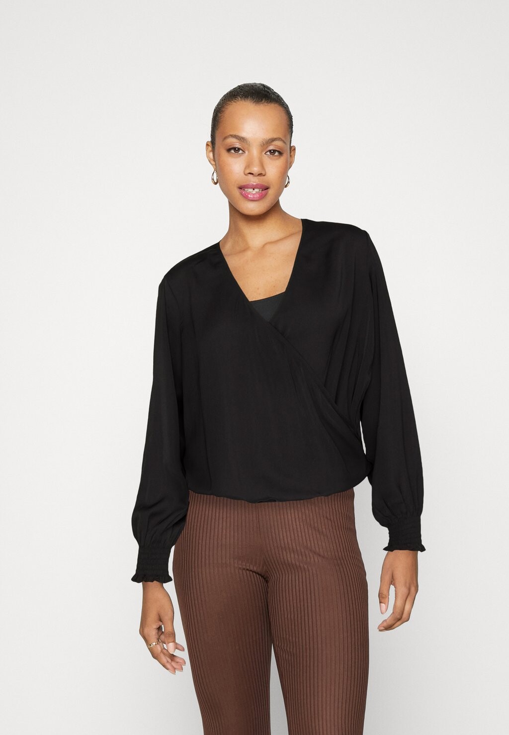 Блузка Vero Moda VMELLIE WRAP BODY, черный
