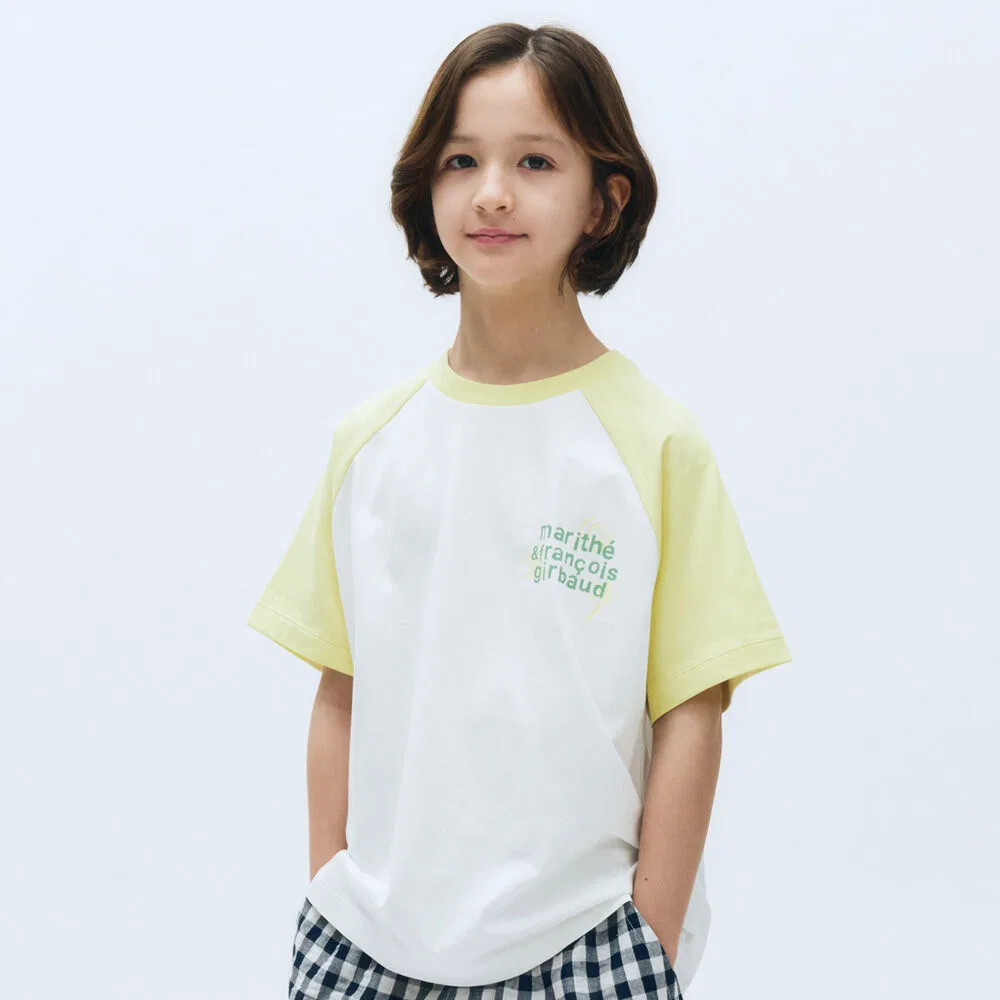 Детская жёлтая футболка оверсайз с логотипом от Marithé Kids