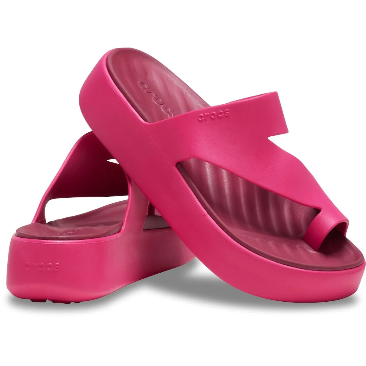 Женские сандалии Getaway с платформой и петлей для пальцев W Crocs, малиновый — фото 2