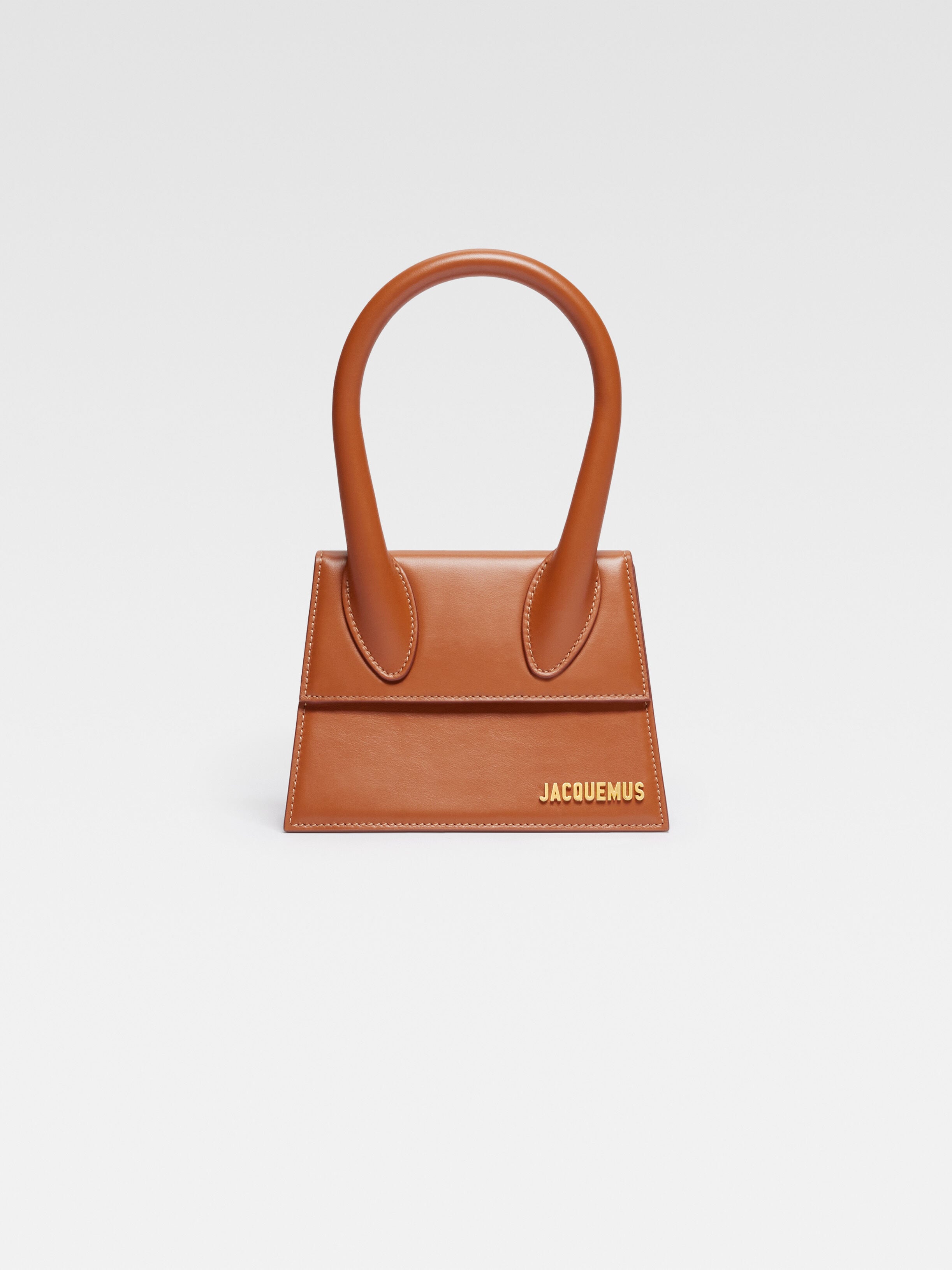 

Фирменная сумочка JACQUEMUS The medium Chiquito, светло-коричневый