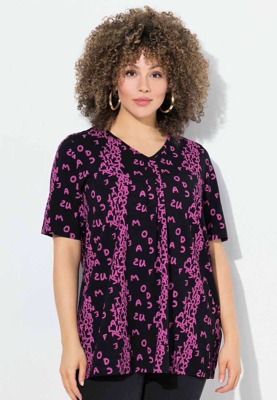 

Футболка Ulla Popken LETTER PRINT SHORT SLEEVE TEE, Magnolia Red/Purple, Красный, Футболка Ulla Popken LETTER PRINT SHORT SLEEVE TEE, Magnolia Red/Purple