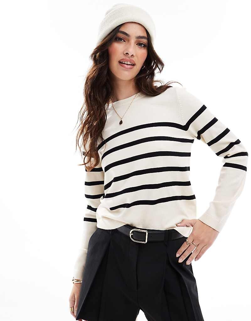 

Vero Moda — свитер кремово-белого цвета с круглым вырезом и черными полосками