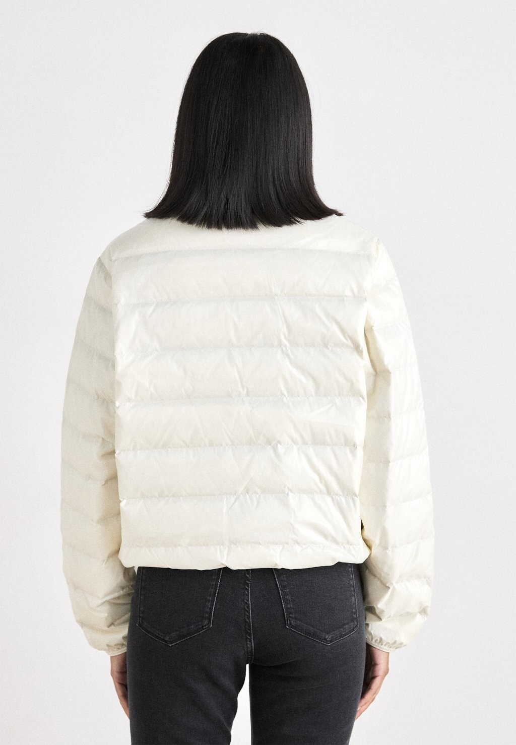 

Пуховик SHINE PUFFER Calvin Klein Jeans, молочный
