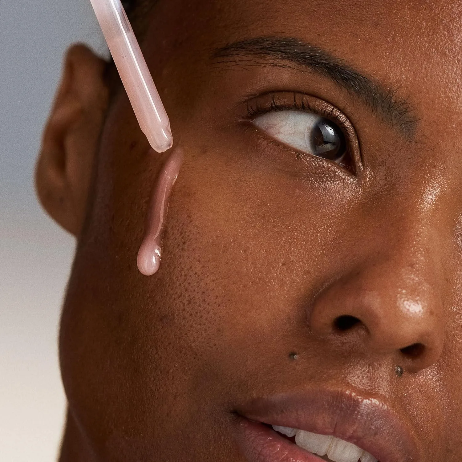 Пилинг Dermalogica — Жидкий - с гликолевой кислотой, для лица с AHA, BHA и PHA кислотами, разглаживает мелкие, 57 мл — фото 3