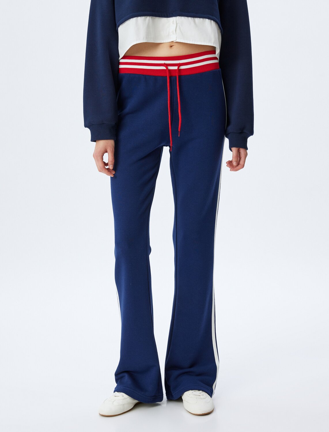 

Koton Расклешенные брюки в цвете Navy