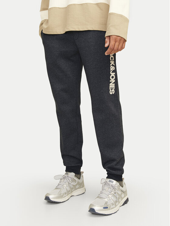 

Спортивные брюки стандартного кроя Jack&Jones, черный