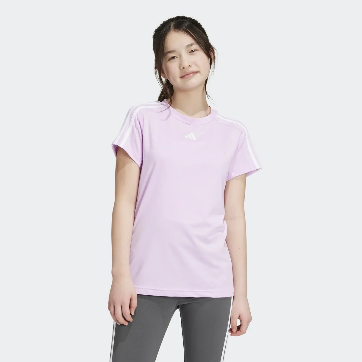 

Футболка Adidas Sportswear "TRAIN ESSENTIALS AEROREADY 3-STRIPES SLIM-FIT TRAINING", цвет Blilil/White