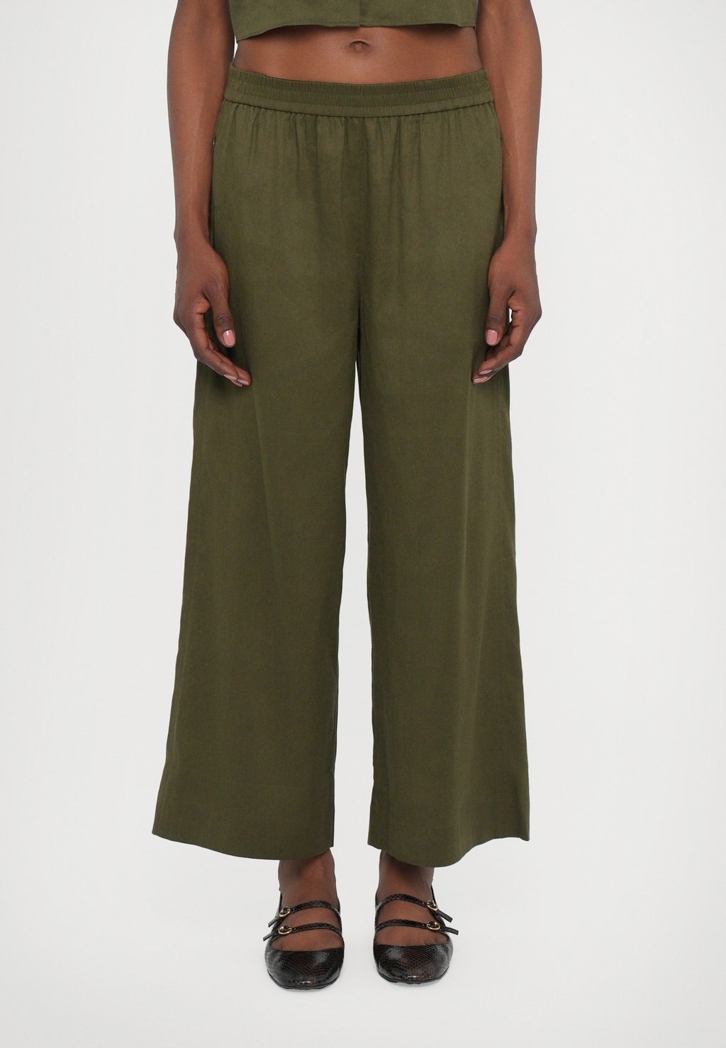 

Брюки THE EASY PANT FRAME, темно-зеленый