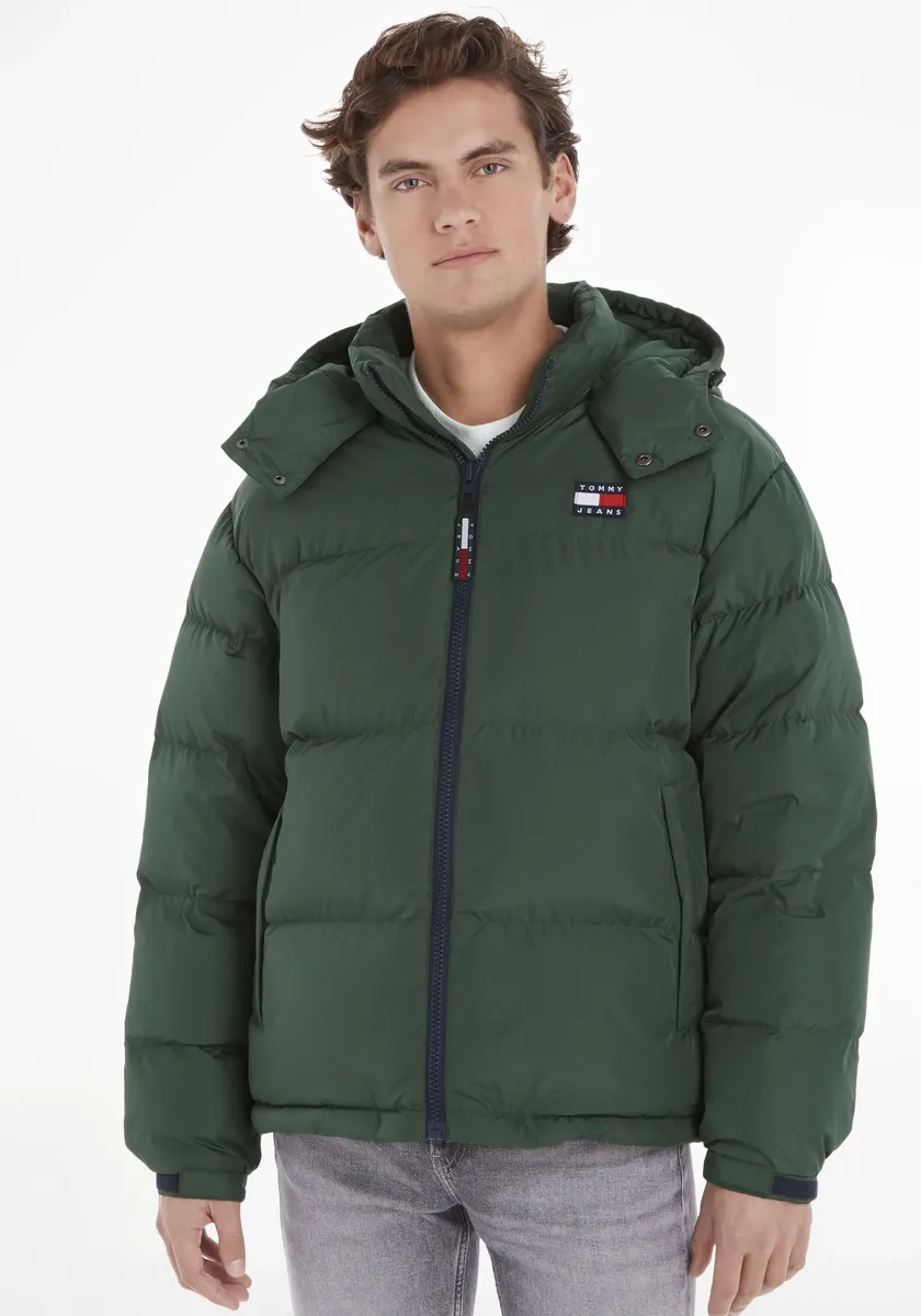 

Стеганая куртка Tommy Jeans "TJM ALASKA PUFFER", с капюшоном, с фирменной этикеткой, зеленый