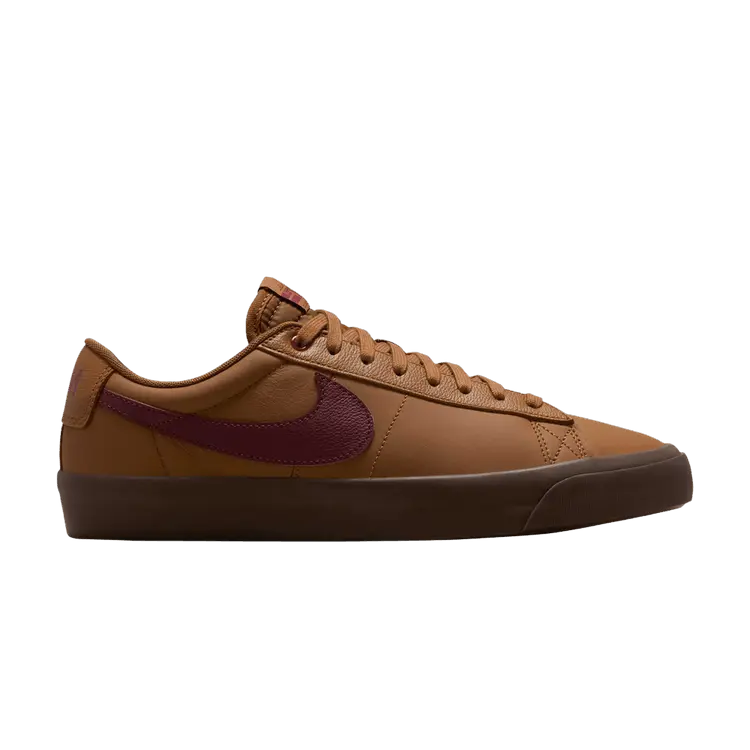

Кеды Nike Zoom Blazer Low Pro GT SB 'Light British Tan Dark Team Red', коричневый
