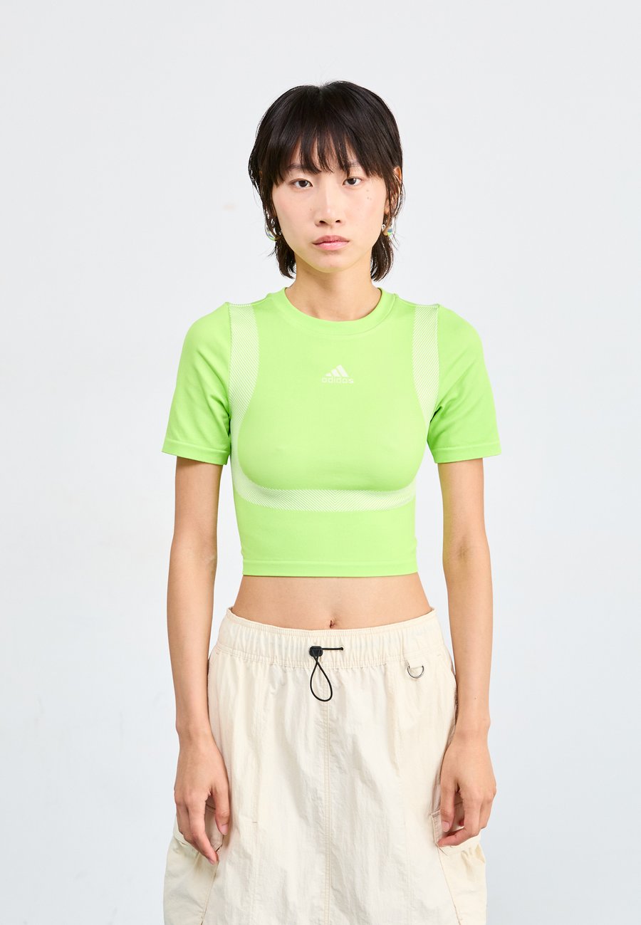 

Футболка Adidas Originals SEAMLESS TEE, Signal Green/Green, Зеленый, Футболка Adidas Originals SEAMLESS TEE, Signal Green/Green