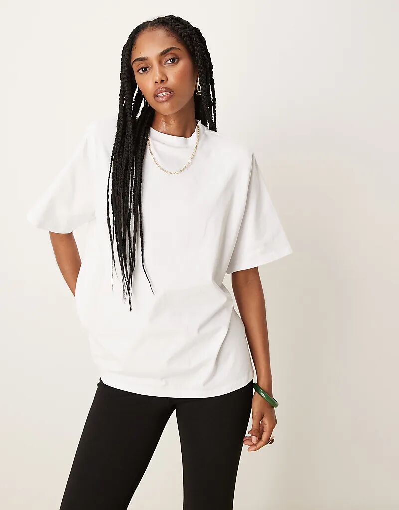 

Плотный хлопок ASOS DESIGN с накладкой на шее и плечах белого цвета