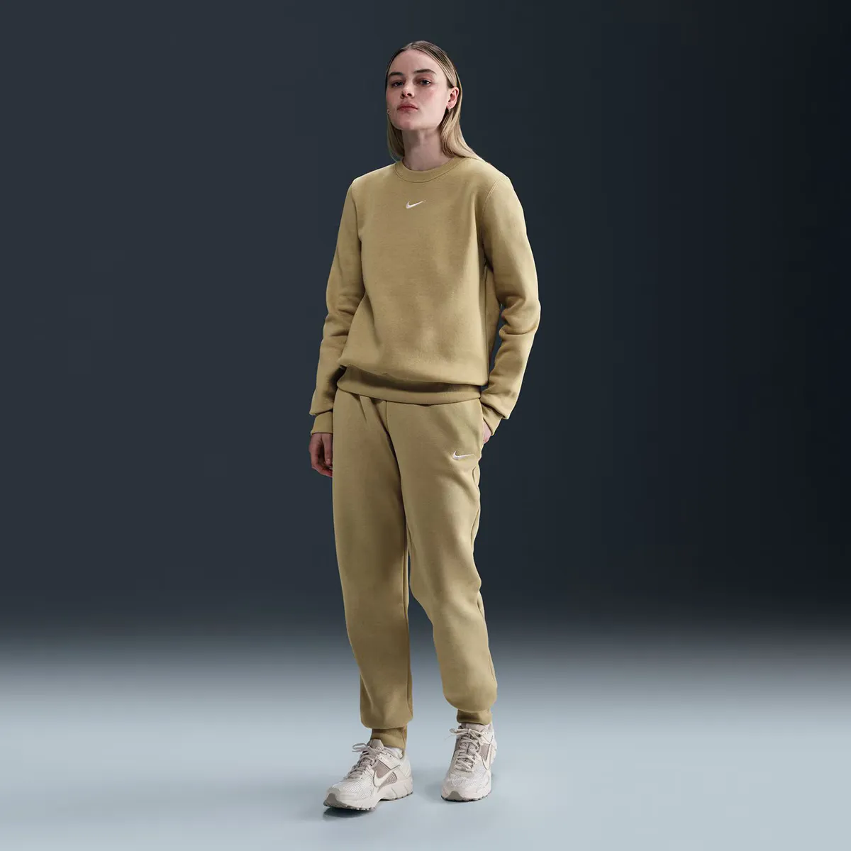 

Женская толстовка Nike Sportswear Phoenix Fleece, бежевый