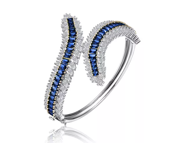 

Браслет из стерлингового серебра с покрытием из белого золота и зелеными или синими кубическими цирконами Genevive, blue