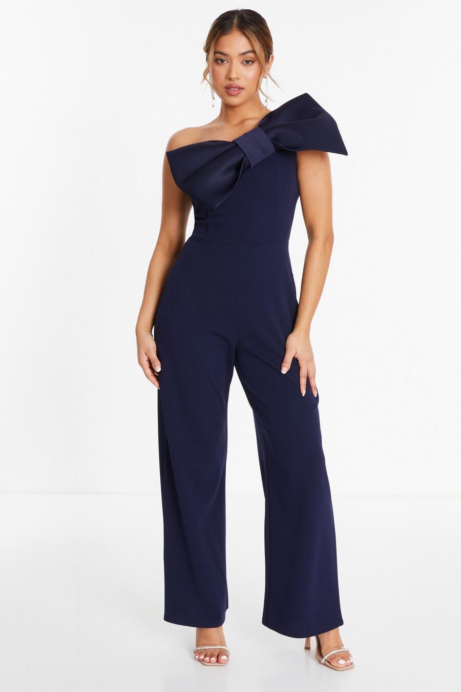 

Маленький темно-синий комбинезон Palazzo на одно плечо с бантом QUIZ Clothing