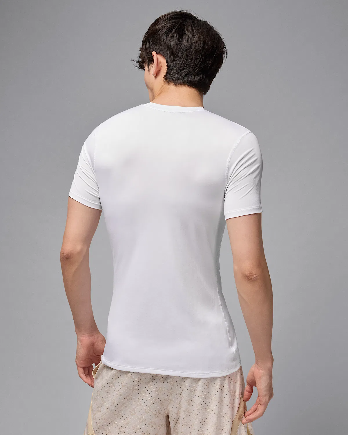 Мужская базовая футболка с коротким рукавом Dri-FIT Jordan Sport, White/Black — фото 2