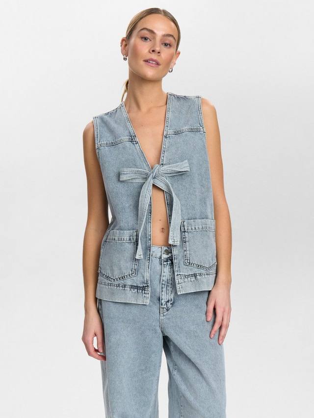 

Джинсовая жилетка Nubrooklyn Numph