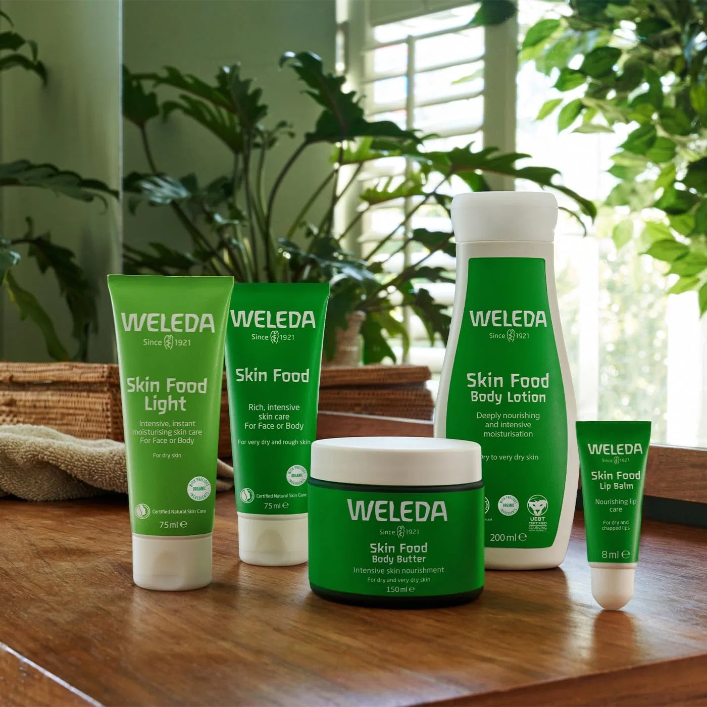 Бальзам для губ «Skin Food Lip Butter» от WELEDA Organic Weleda, Transparent — фото 2